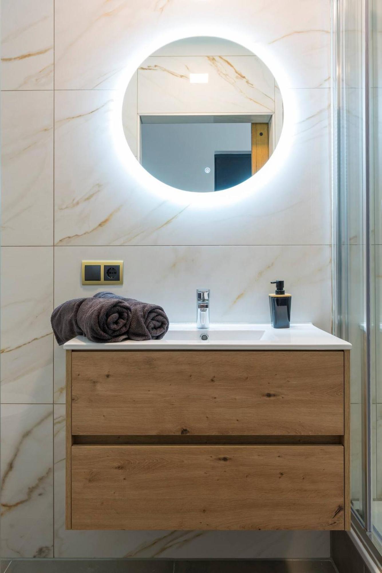 Hotspot Location, Wifi, Bed En Koffie Harmony Apartment Tilburg Luaran gambar