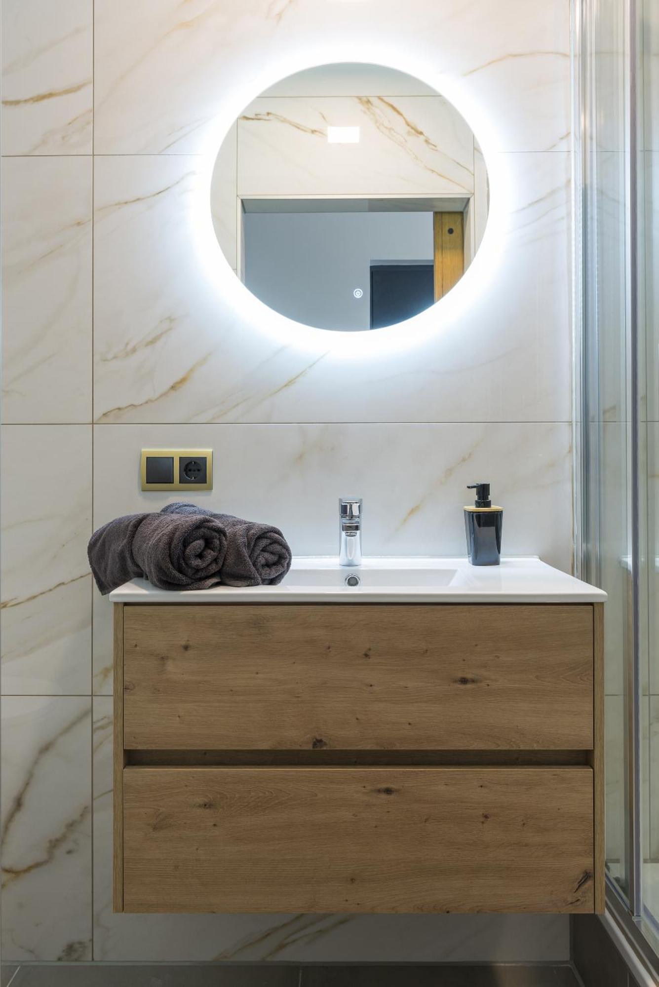 Hotspot Location, Wifi, Bed En Koffie Harmony Apartment Tilburg Luaran gambar